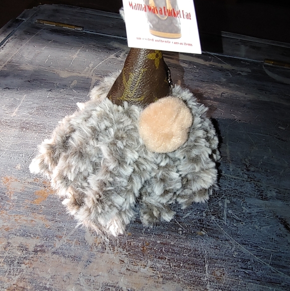 Large gnome with 100% authentic canvas hat. - Picture 9 of 12